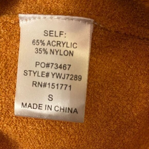 🌸Gilli Button front sweater/ Cardigan. size : Small & medium 💥Multiple - Picture 6 of 7